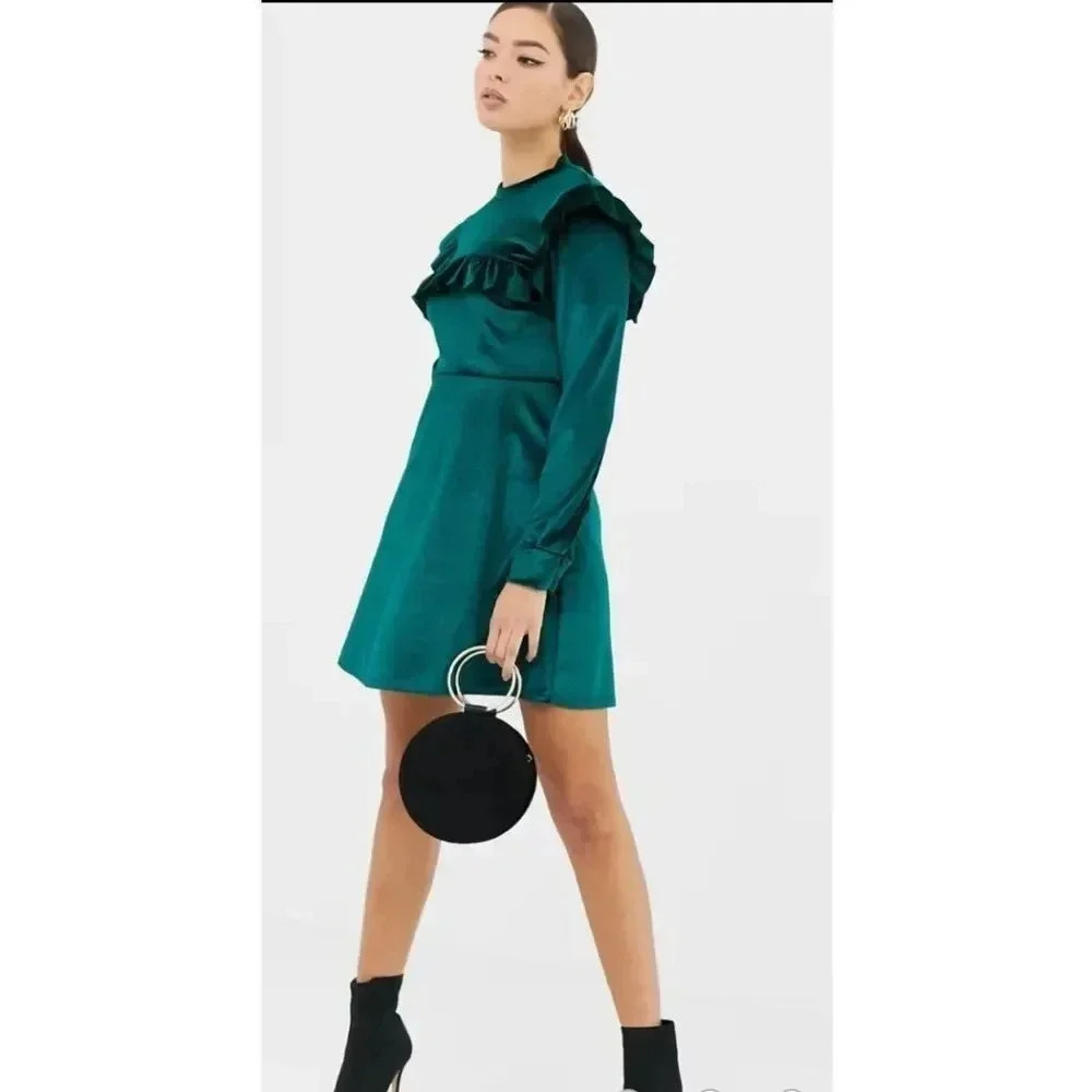 Boohoo Exclusive Velvet Ruffle Setail Skater‎ Mini Dress in Green Size US 6